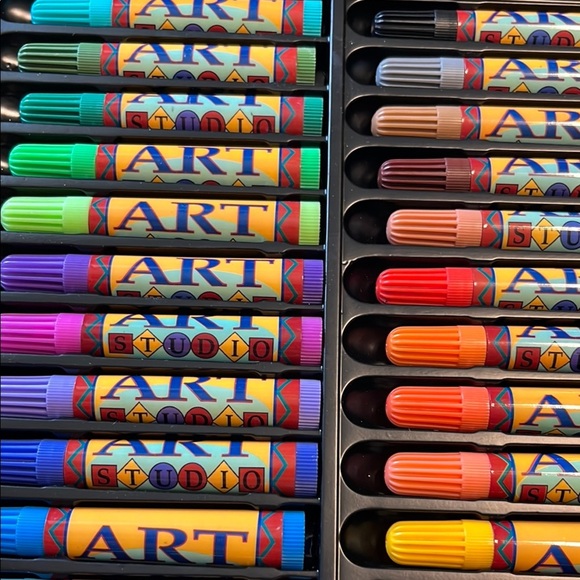 Art Studio Case Colorful Art Set with Markers and Crayons - Picture 6 of 6